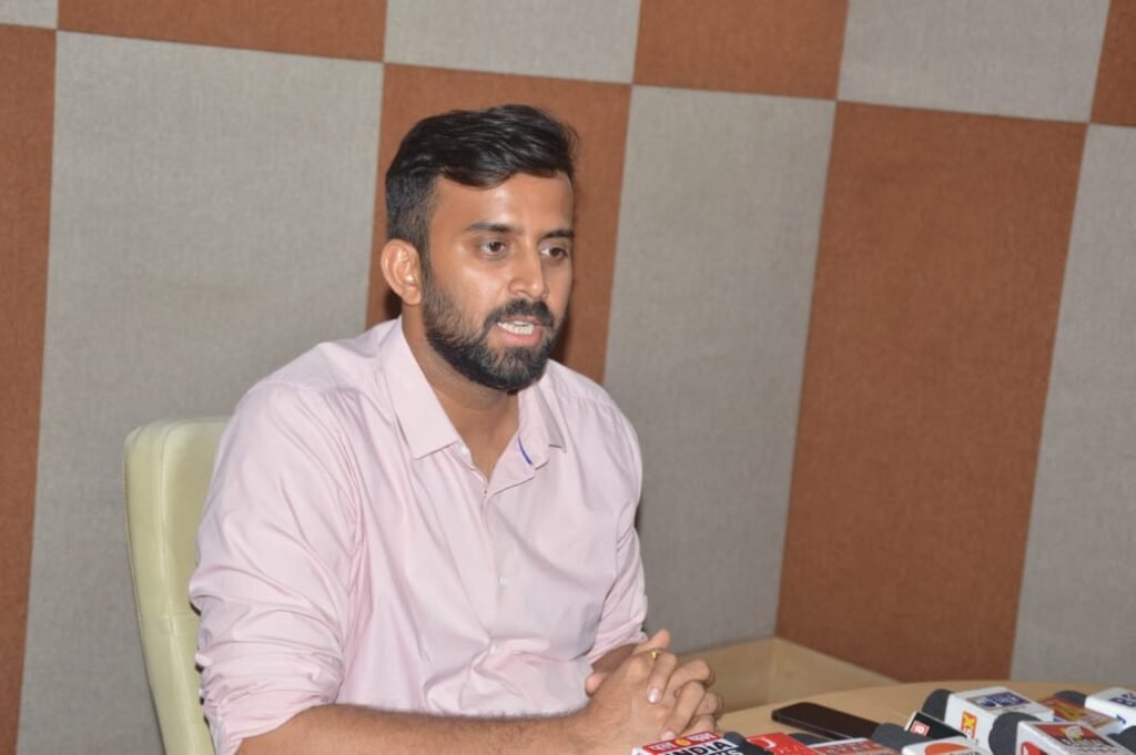 स्मार्ट सिटी प्रशासनिक अधिकारी को नोटिस, नाबालिग गिरफ्तार