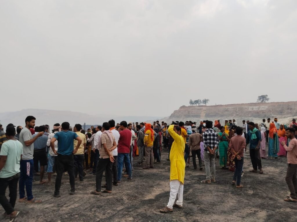 ब्लास्टिंग से भड़के आंदोलनकारी NCL खदान के अंदर घुसे