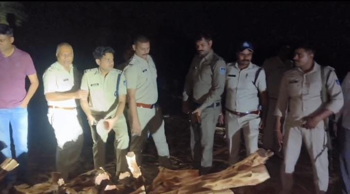 दतिया में तस्करों और पुलिस के बीच फायरिंग