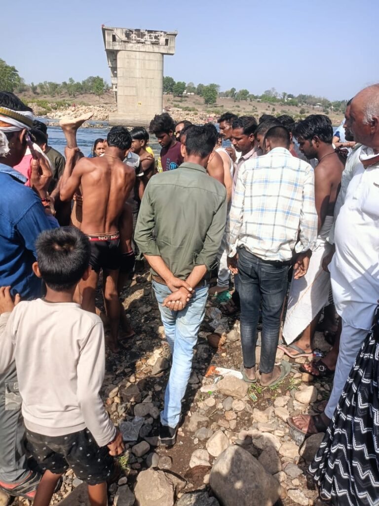 सरस्वती घाट में डूबे महाराष्ट्र के युवक की मौत