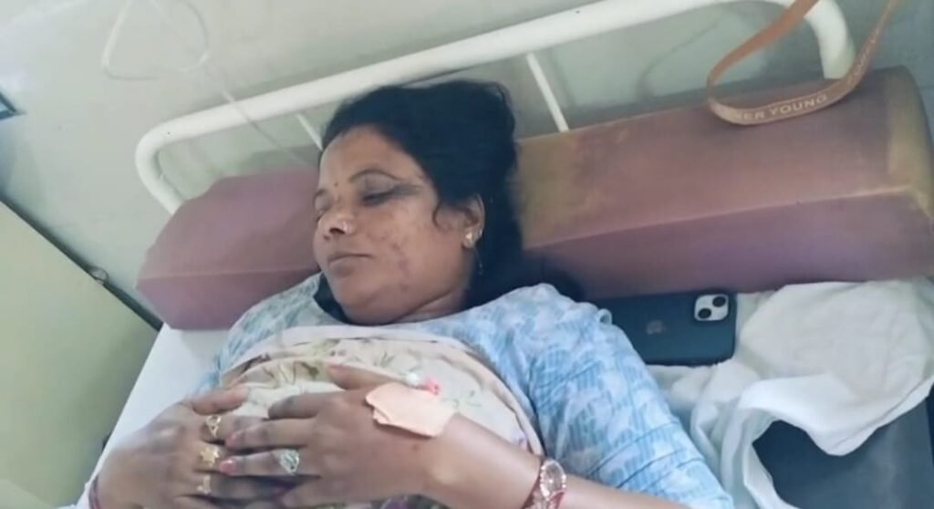 पूर्व पार्षद की धौंस, महिला ने खाया जहर