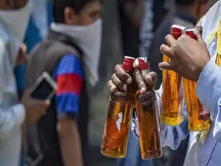 कलेक्टर की सख्ती के बाद शराब दुकानों में चस्पा हो गई रेट लिस्ट