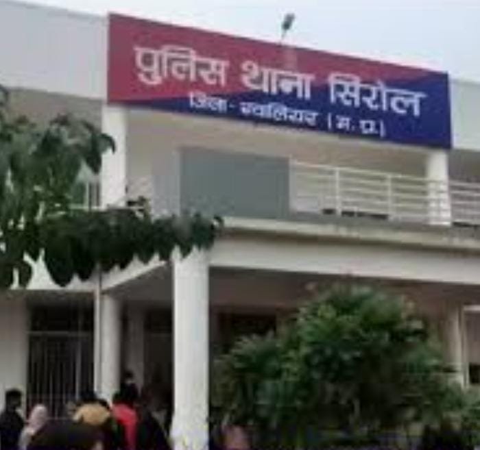 फॉर्च्यूनर कार पलटी, मालिक की मौत