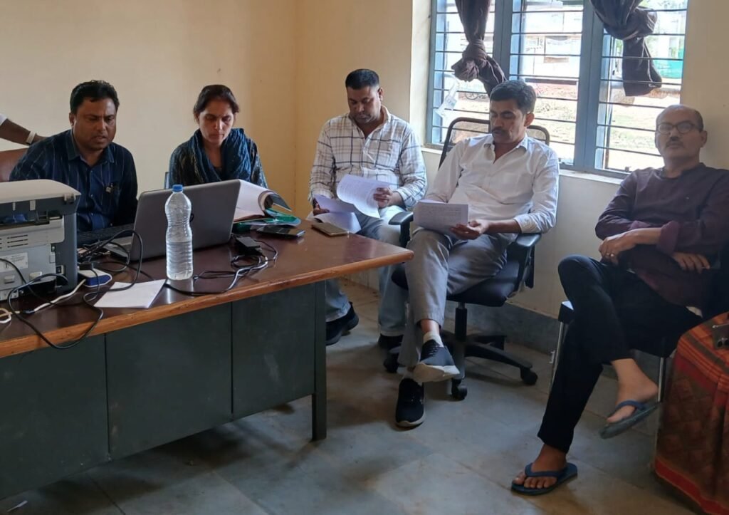 लोकायुक्त ने रैपुरा तहसीलदार को रिश्वत लेते पकड़ा