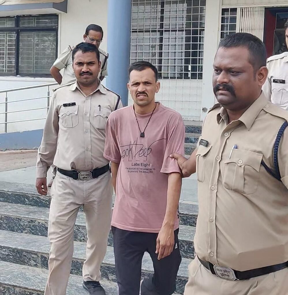 आरक्षक भर्ती में साल्वर बैठाकर धांधली, ज्वाइनिंग पर हुआ फर्जीवाड़ा उजागर