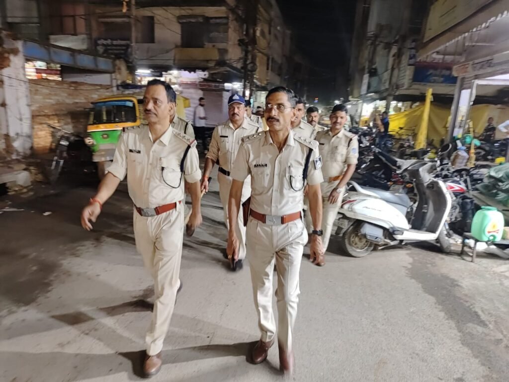 ट्रैफिक सुधारने पैदल मार्च