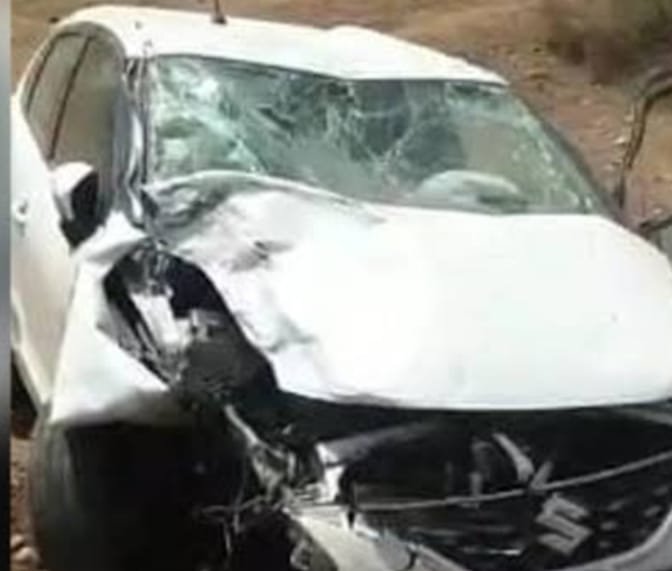 कार का तांड़व, कई वाहनों को टक्कर मारी, दो गंभीर