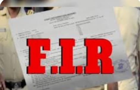 बुक डिपो संचालक पर एक और एफआईआर, पेन बदलने पहुंचे ग्राहक को धमकाया