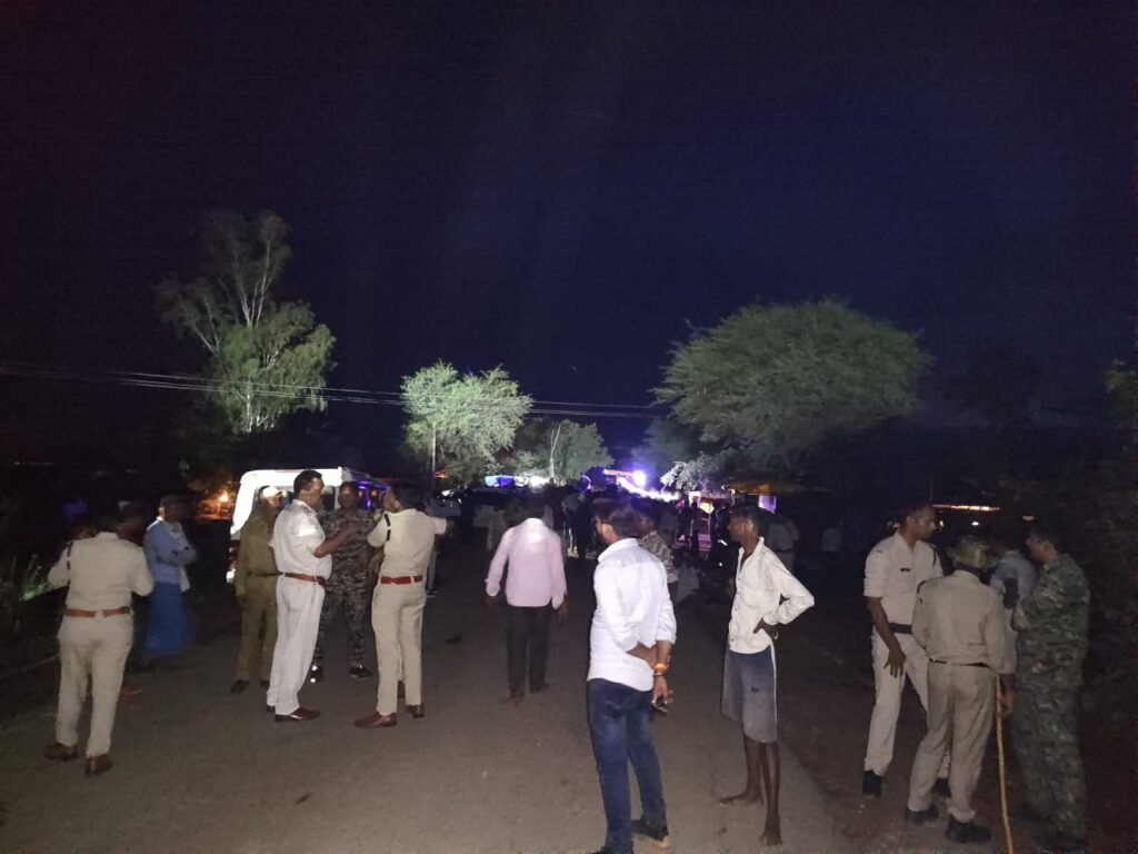 युवक की हत्या से गुस्साए परिजनों ने किया चक्काजाम