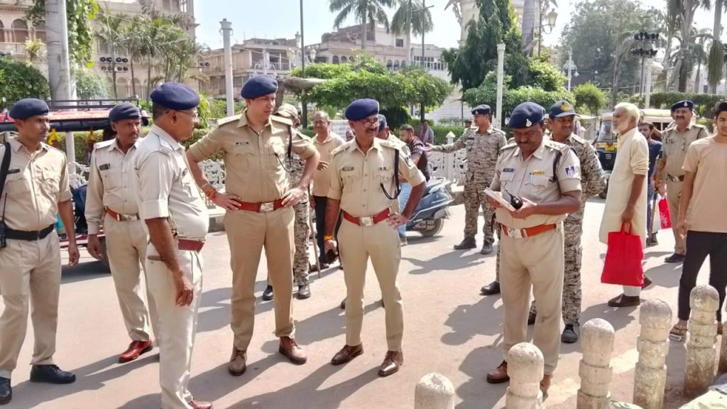 अम्बेडकर प्रतिमा विरोधियों ने मुख्यमंत्री को काले झंडे दिखाने का ऐलान किया, पुलिस सतर्क