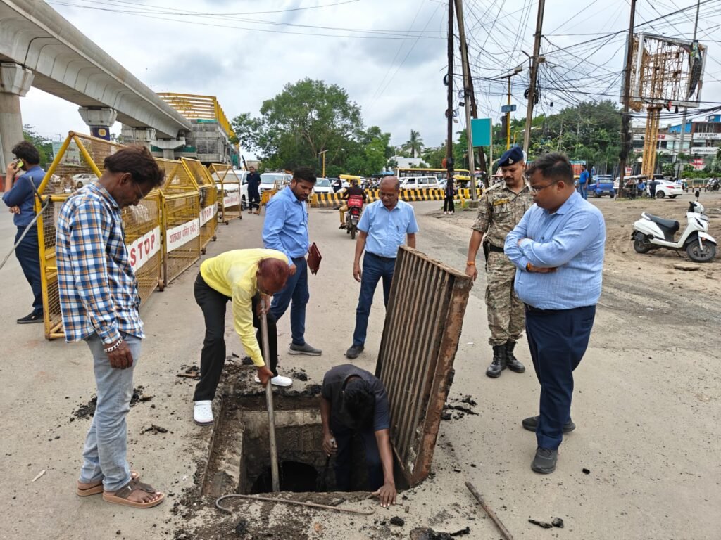 निगमायुक्त ने किया जलजमाव स्थल का निरीक्षण