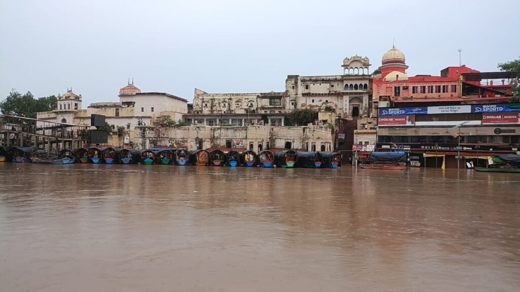 मप्र में बारिश: 11 जिलों में रेड अलर्ट,1 जुलाई से बनेगा स्ट्रॉन्ग सिस्टम