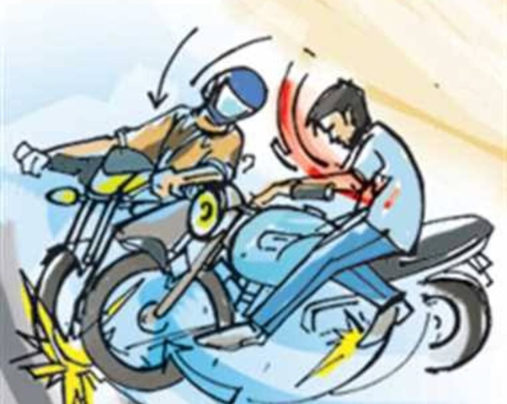 बाइकों में भिड़ंत, दो घायल