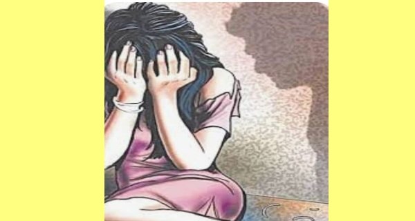 फाइनेंस कंपनी के मैनेजर ने महिला बैंक कर्मचारी की अस्मत लूटीं