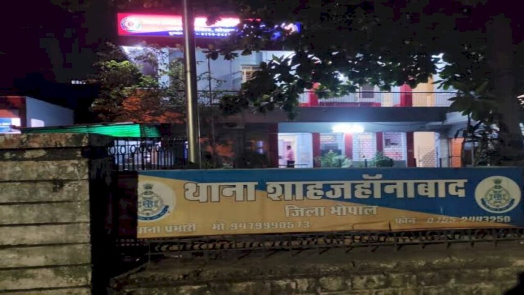 व्यापारी से 50 हजार की लूट के तीन आरोपी गिरफ्तार, पांच की तलाश जारी