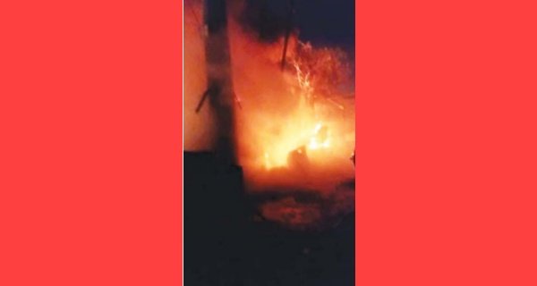 कबाड़ दुकान में भीषण आग