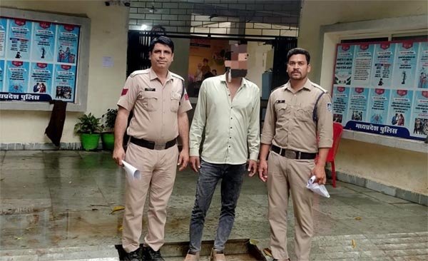 दोस्त बनाकर युवती से किया दुष्कर्म, वीडियो भी बनाया