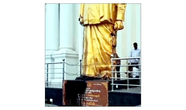 तमिलनाडु: करूणानिधि की मूर्ति को किया गया अपवित्र, द्रमुक और सहयोगियों ने की निंदा