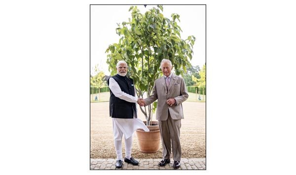 मोदी ने किंग चार्ल्स तृतीय से मुलाकात की, ‘एक पेड़ माँ के नाम’ कार्यक्रम के तहत पौधा भेंट किया