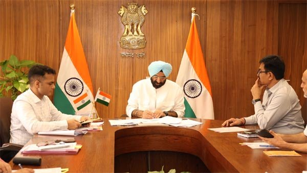 दिल्ली की हवा स्वच्छ होने में जनभागीदारी का अहम योगदान : सिरसा