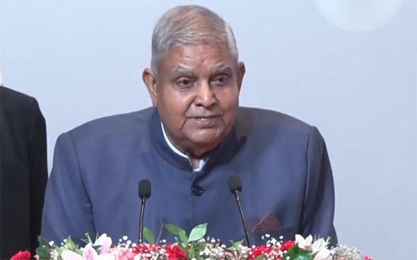 देश को विकसित बनाने में सह-निर्माता के रूप में योगदान दे निजी क्षेत्र : धनखड़