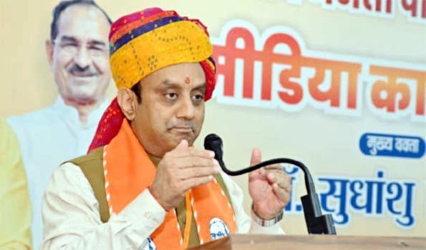 शिक्षा का भगवाकरण नहीं भारत का प्रकटीकरण-त्रिवेदी