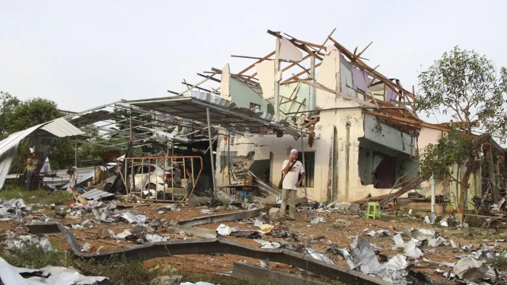 थाईलैंड में पटाखा फैक्ट्री में विस्फोट से नौ लोगों की मौत, दो घायल