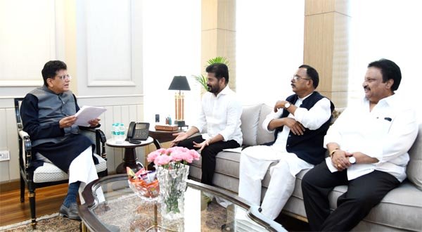 गोयल ने मुख्यमंत्री रेड्डी के साथ की तेलंगाना के औद्योगिक विकास पर चर्चा