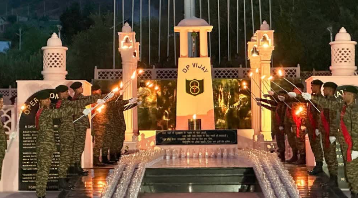 कारगिल विजय दिवस 2025: शौर्य और बलिदान का महापर्व, राष्ट्रपति मुर्मू और पीएम मोदी ने वीर शहीदों को किया नमन, देश भर में गूंजा ‘जय हिंद’ का नारा!