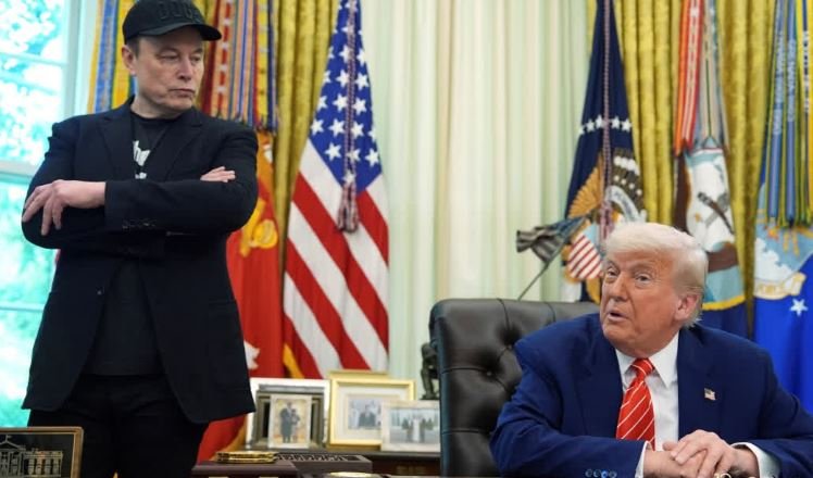 मस्क की ‘अमेरिका पार्टी’ पर ट्रंप का तंज: बोले – ‘हास्यास्पद’ है नई पार्टी का विचार, ‘पटरी से उतर चुके हैं टेस्ला चीफ’; राजनीतिक प्रतिद्वंद्विता हुई तेज