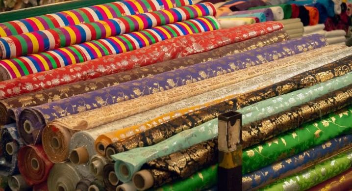 बांग्लादेश की बढ़ीं आर्थिक चुनौतियाँ: ट्रंप का 35% टैरिफ निर्यात पर लागू, भारतीय कपड़ा शेयरों में जोरदार उछाल; अमेरिकी बाजार में भारत की स्थिति मजबूत होने की उम्मीद