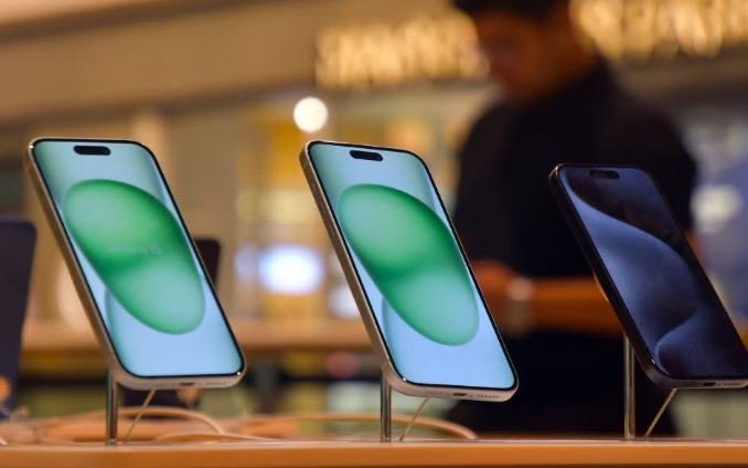 भारतीय मूल के सबीह खान बने एप्पल के नए COO: उत्तर प्रदेश के मुरादाबाद से सिलिकॉन वैली तक का शानदार सफर, जानें टिम कुक के ‘ब्रिलियंट स्ट्रैटेजिस्ट’ की कहानी