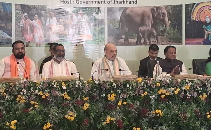 केंद्रीय गृह मंत्री अमित शाह की अध्यक्षता में पूर्वी क्षेत्रीय परिषद की बैठक शुरू: रांची में सीएम हेमंत सोरेन ने किया स्वागत, क्षेत्रीय विकास और सुरक्षा पर होगा मंथन