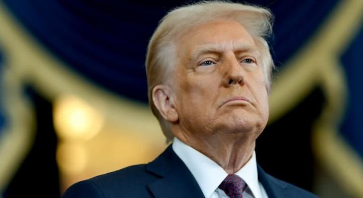 डोनाल्ड ट्रंप ने वॉल स्ट्रीट जर्नल पर ठोका 10 अरब डॉलर का मानहानि का मुकदमा: एप्स्टीन मामले में ‘झूठी रिपोर्टिंग’ का आरोप, रूपर्ट मर्डोक भी लपेटे में