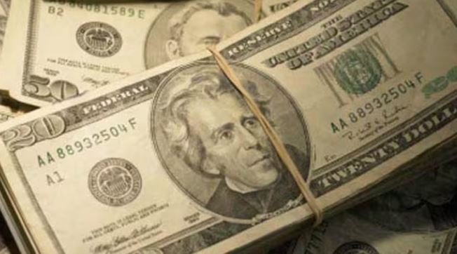 अमेरिकी छात्र ने 10 लाख डॉलर के हर्जाने की मांग की