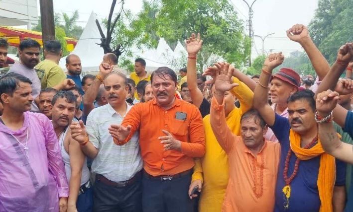 अमरनाथ यात्रा 2025: बाबा बर्फानी के दरबार में 20,000 से अधिक श्रद्धालु पहुंचे, लेकिन जम्मू में रजिस्ट्रेशन केंद्रों पर अव्यवस्था से यात्रा हुई प्रभावित