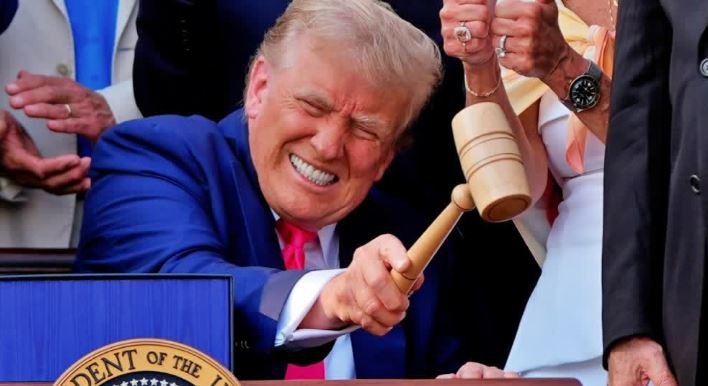 राष्ट्रपति ट्रंप के हस्ताक्षर से ‘वन बिग ब्यूटीफुल’ बिल बना कानून: अमेरिकी राष्ट्रपति बोले – ‘यह एक नई शुरुआत’, अर्थव्यवस्था और बुनियादी ढांचे को मिलेगा बूस्ट
