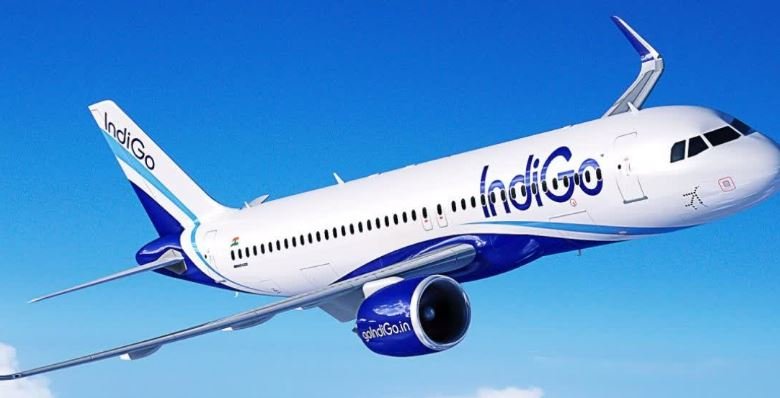 प्रयागराज-बंगलूरू इंडिगो फ्लाइट रद्द: उड़ान से पहले विमान में पेट्रोल की तेज गंध, यात्रियों में हड़कंप