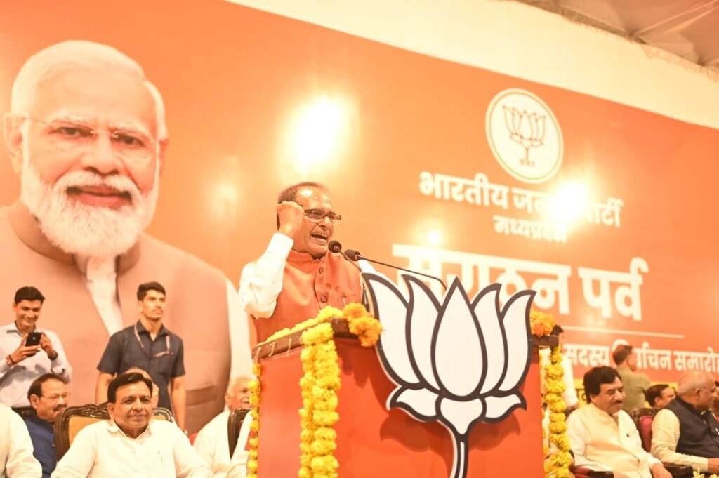 सहज, सरल, थोड़े संकोची, सद्भावी, शिष्टाचारी, सचरित्र, कर्मठ जो काम सौंप दिया उसको पूरे मनोयोग से पूर्णतः प्रदान करने वाले