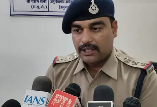 किसी और ने दी परीक्षा, कोई और कर रहा था नौकरी