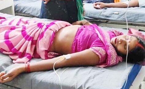 धुम्माडोल में सड़क हादसा, बस की टक्कर से तीन लोग घायल