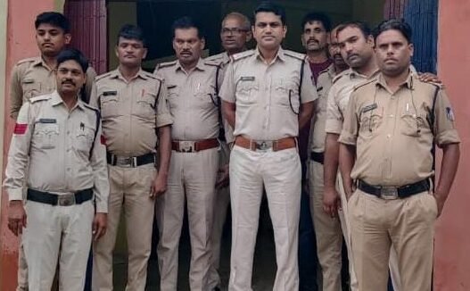 8 भैंस के साथ दो गिरफ्तार 