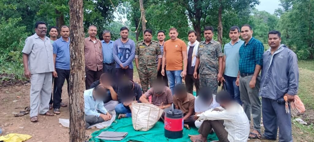 मंडला पुलिस ने जंगल में जुआ खेलते सात लोगों को किया गिरफ्तार