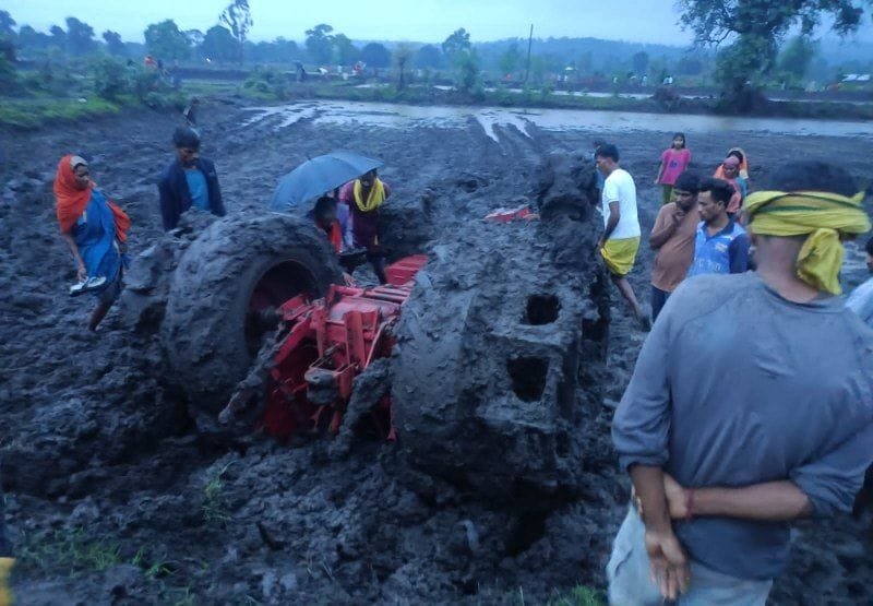 गूजरसानी में ट्रैक्टर चालक ने गंवाई जान, पुलिस कर रही मामले की जांच