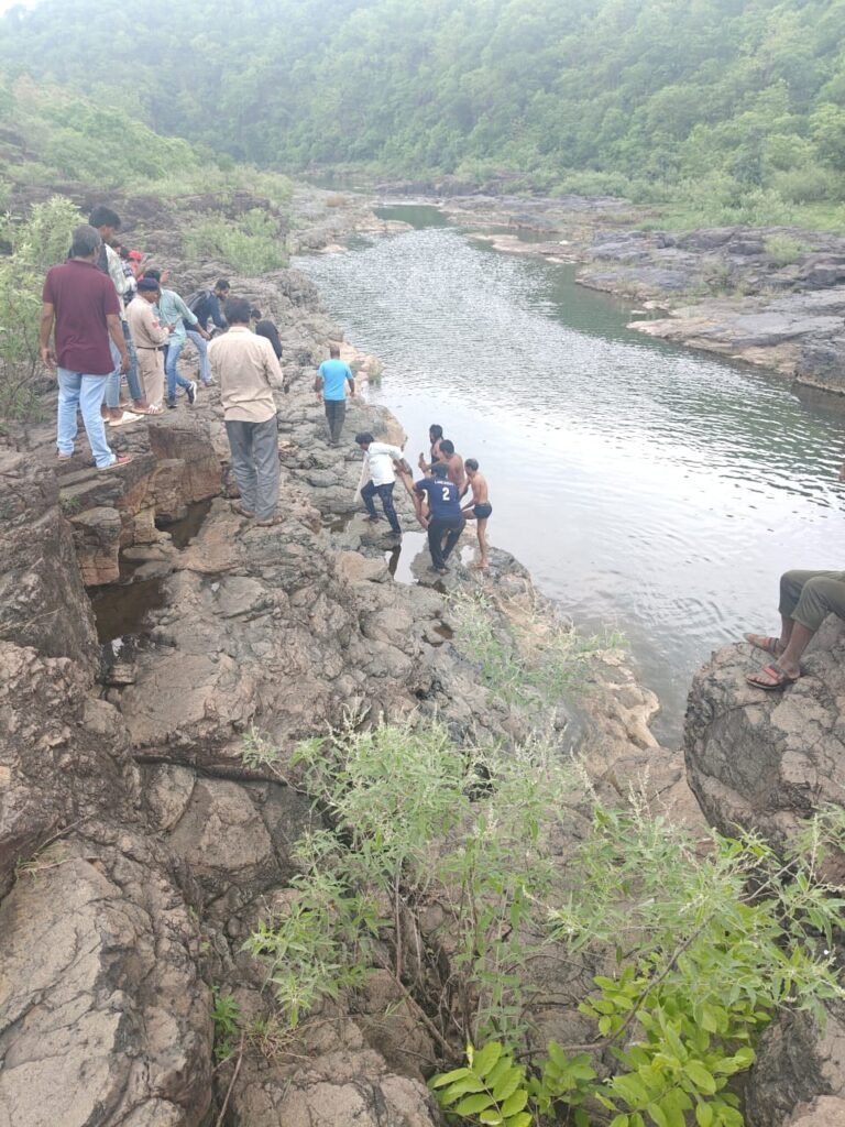 15 वर्षीय स्कूली छात्र की कुंड में डूबने से मौत 