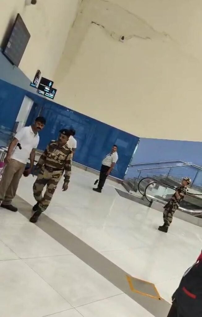 डुमना विमानताल को आर डी एक्स से उड़ाने की धमकी ई मेल ने फिर मचाया हडक़ंप, घंटों सर्चिंग