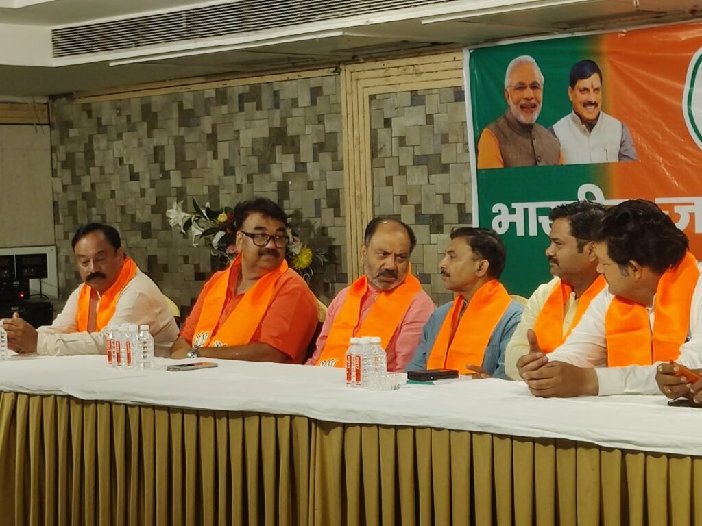 पौधों के संरक्षण के लिए पालक नियुक्त करें: चौ. मुकेश सिंह