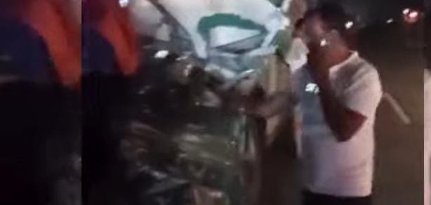 दो यात्री बसों में भिड़ंत 