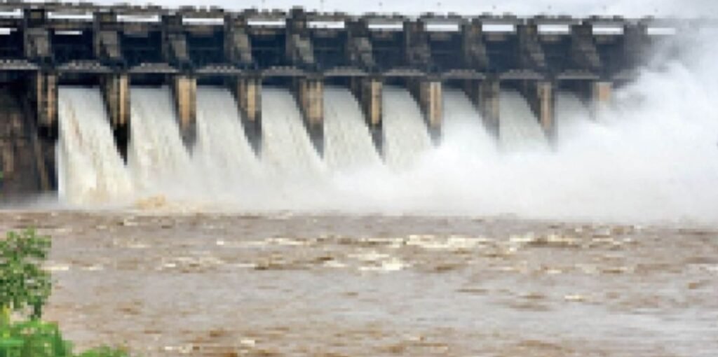 बरगी बांध के 12 गेट बंद किये गये
