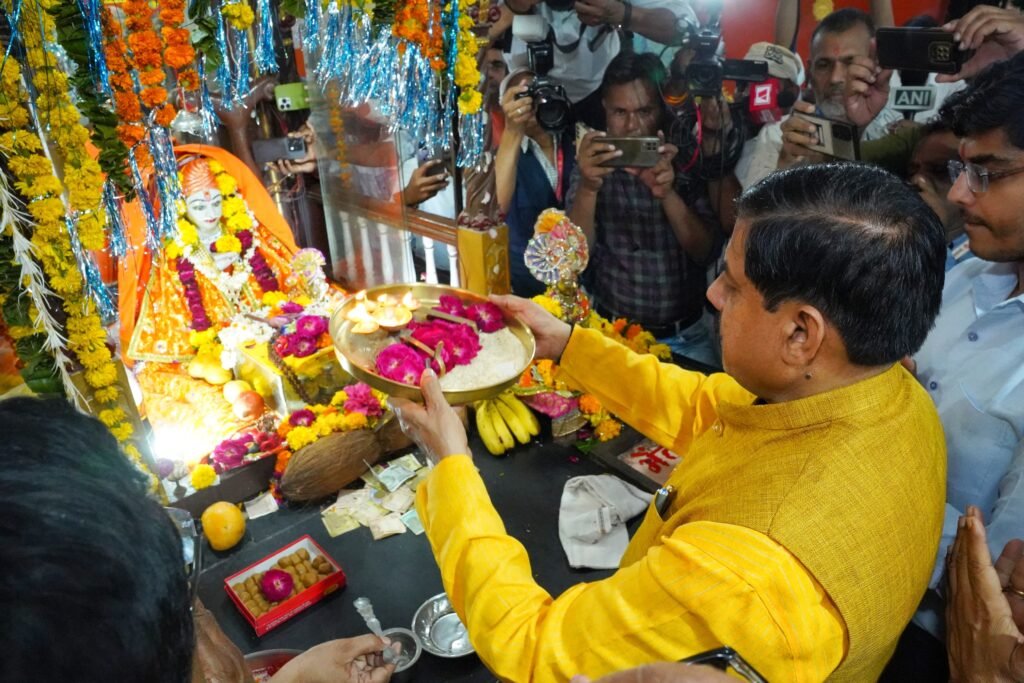 महर्षि सांदीपनि के द्वारा दी गई विद्या ग्रहण कर भगवान श्री कृष्ण को जगद्गुरु की उपाधि मिली